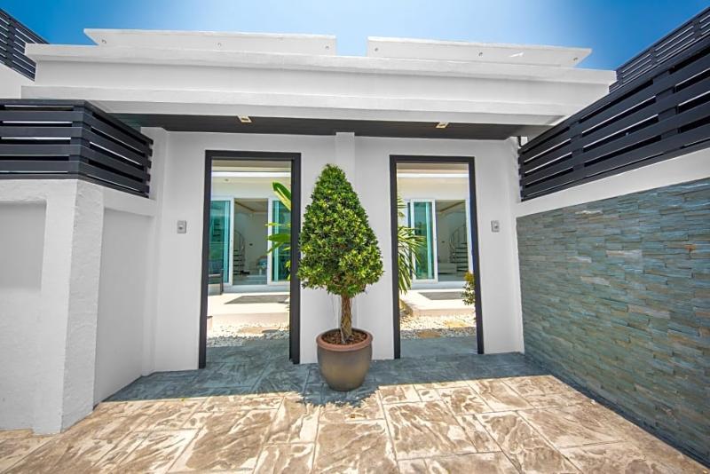 Colibri Pool Villa Pattaya Джомтьен Экстерьер фото